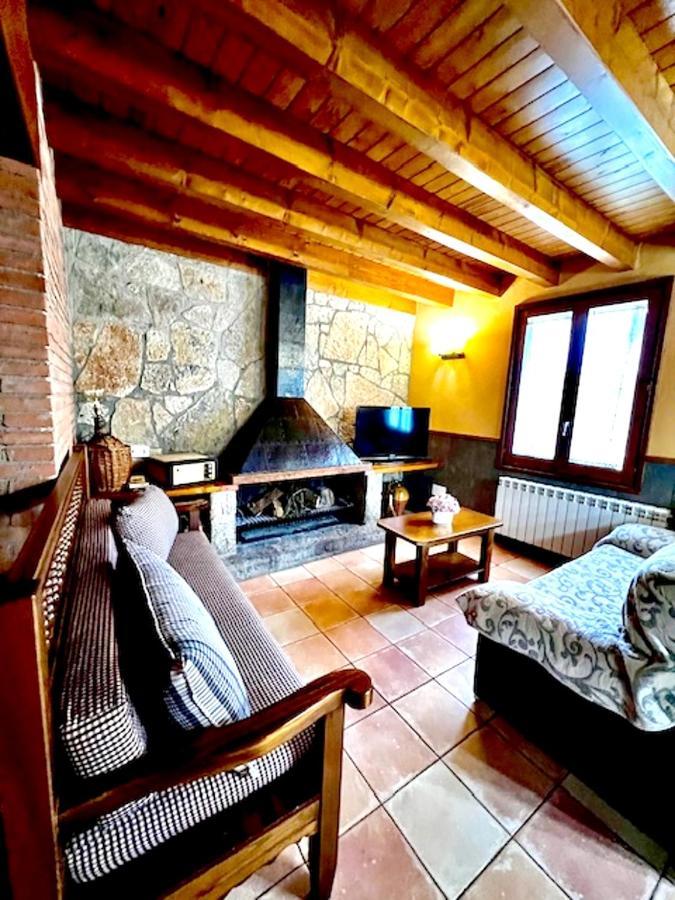 Spacious House In Ogassa With Terrace And Bbq Eksteriør billede