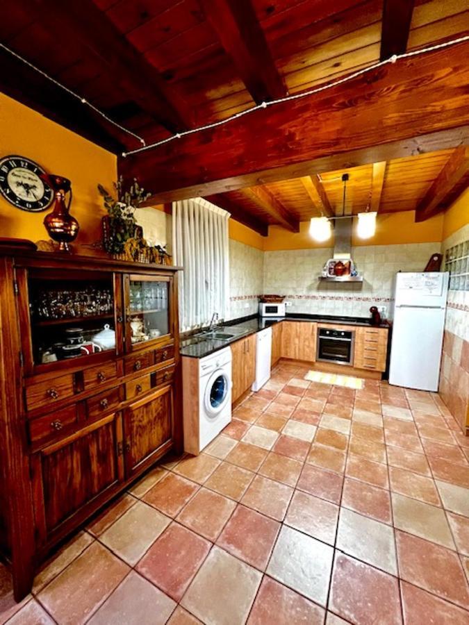 Spacious House In Ogassa With Terrace And Bbq Eksteriør billede