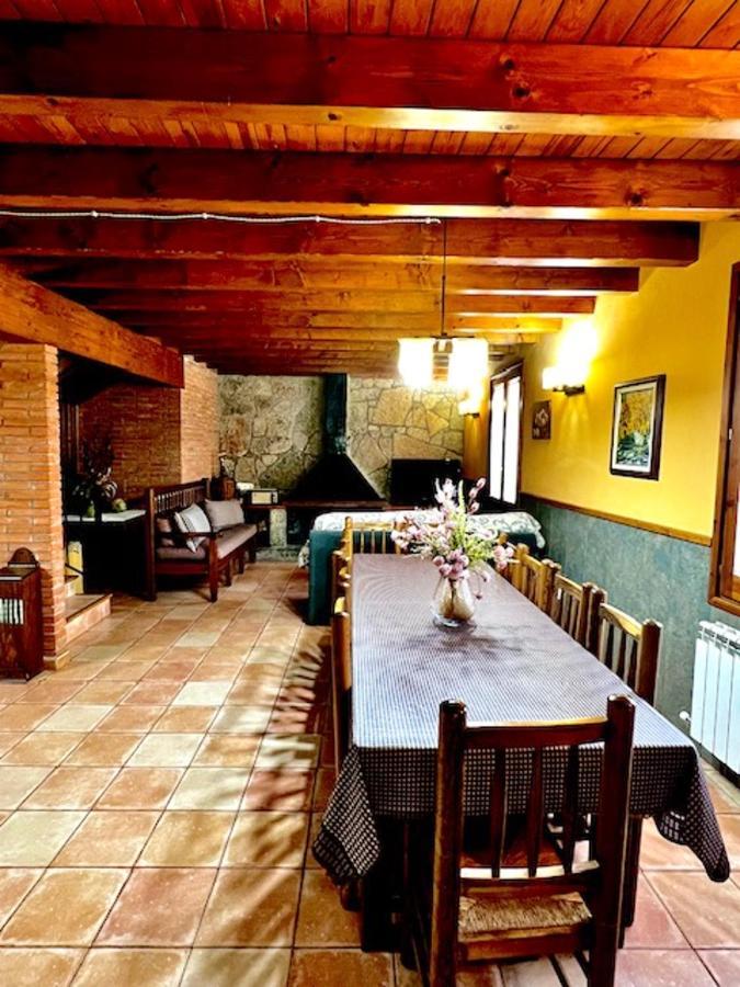 Spacious House In Ogassa With Terrace And Bbq Eksteriør billede